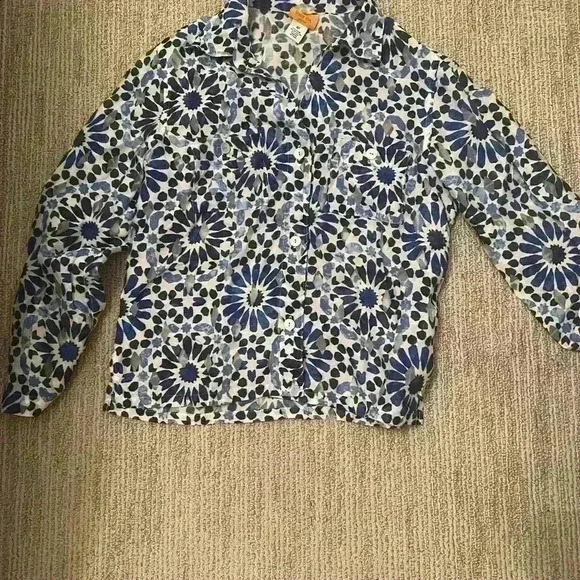 6P gorgeous blue and white button up blouse - Picture 8 of 11